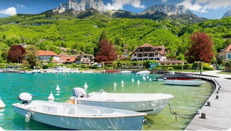 Highly Recommended Apartment Steps From The Lake Annecy Luaran gambar